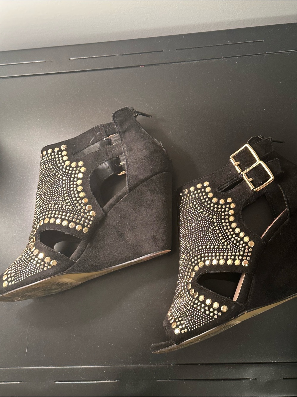 Betsey Johnson Black Suede Gold-Studded Cutout High Heels US 7 - Picture 4 of 9